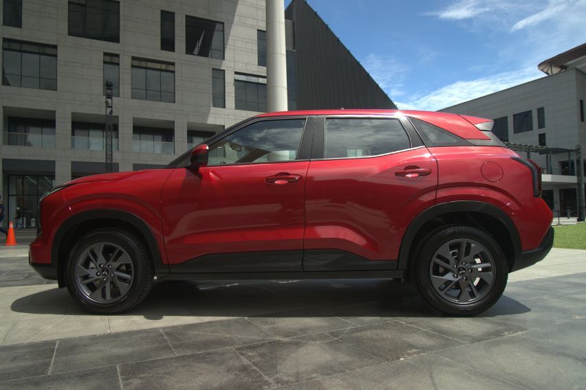 Mitsubishi Xforce GLX