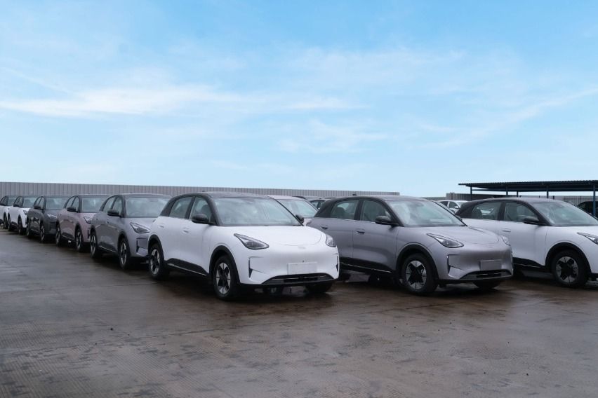 Geely Gandakan Produksi EX2 di Purwakarta, Pangkas Inden Jadi Sebulan