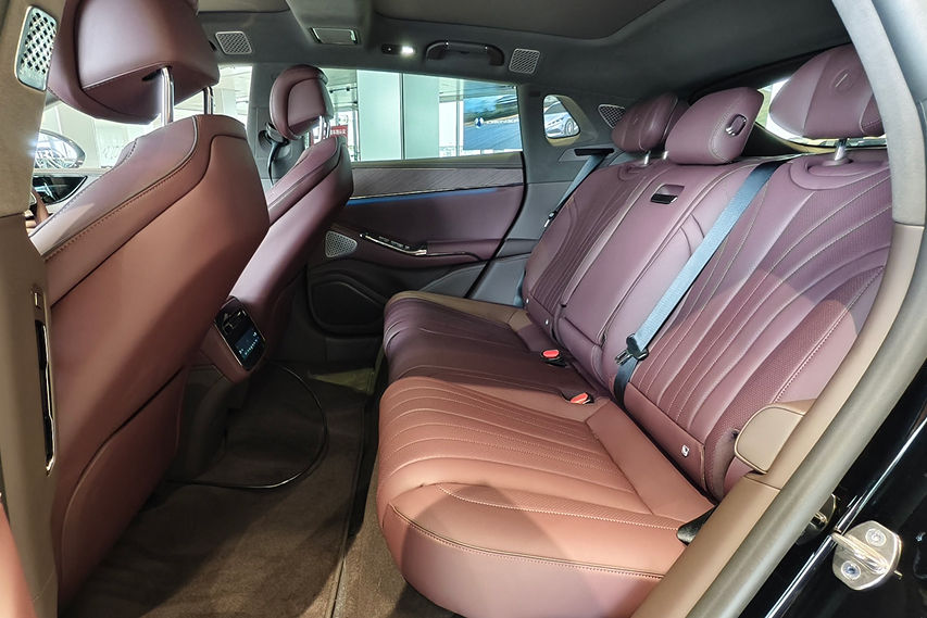 Denza Z9 GT rear seats view