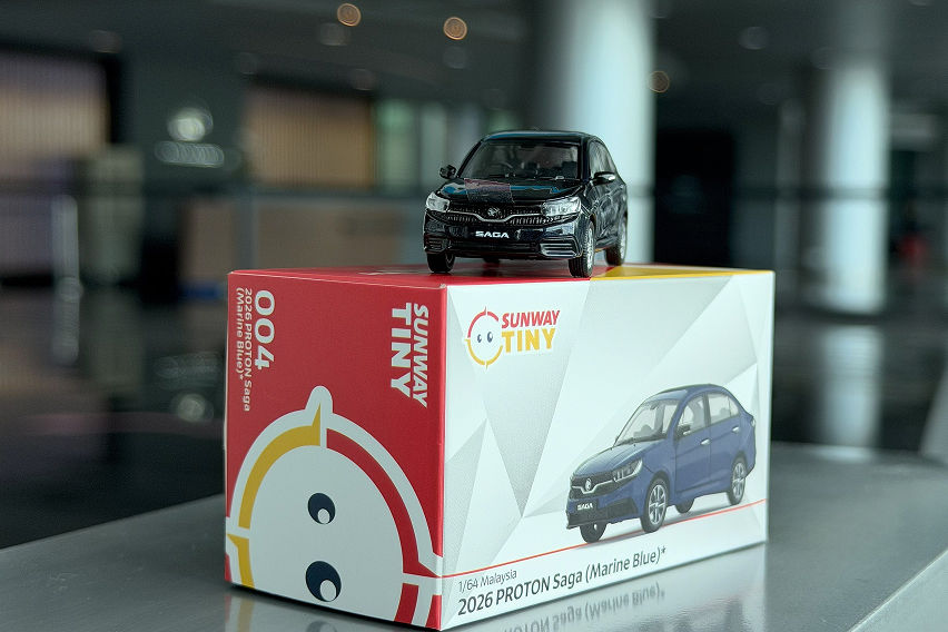 Proton Saga and e.MAS 5 diecast models