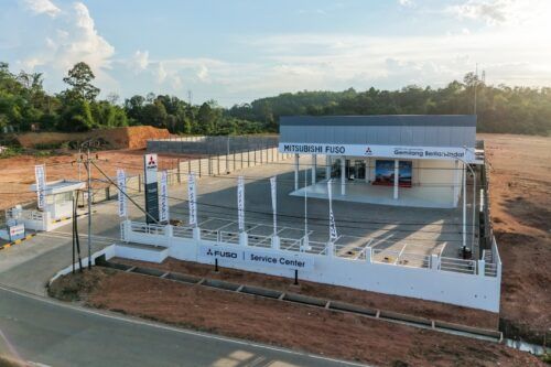 Mitsubishi Fuso Resmikan Service Center Sandai, Perkuat Strategi Zero Down Time di Kalbar