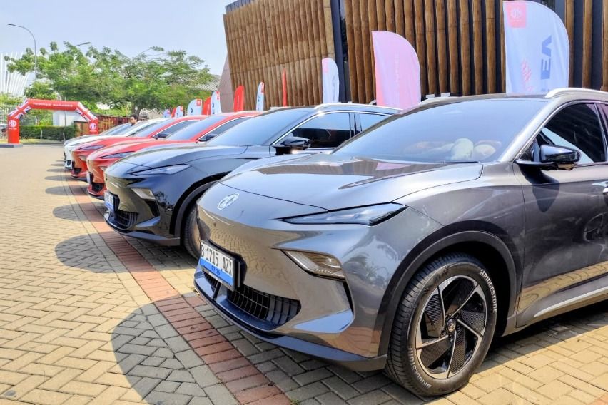 MGS5 EV Handover Ceremony