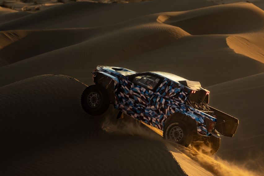 DKR GR FC Hilux