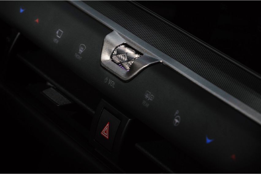 Next-gen Lexus ES  hidden buttons
