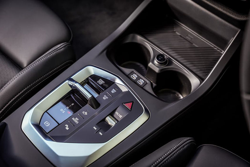 BMW 218 Gran Coupé M Sport console