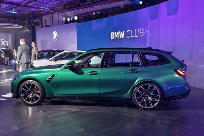 BMW M3 Touring side