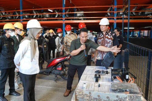 Jembatani Teori dan Industri, Mahasiswa Bedah Dapur Produksi United E-Motor
