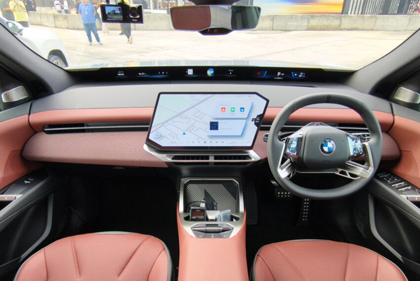We tried BMW's Panoramic iDrive coming to Malaysia in Q3: the windscreen is now the display