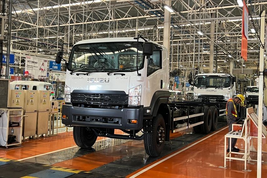 Produksi mobil Isuzu ke 300.000 unit