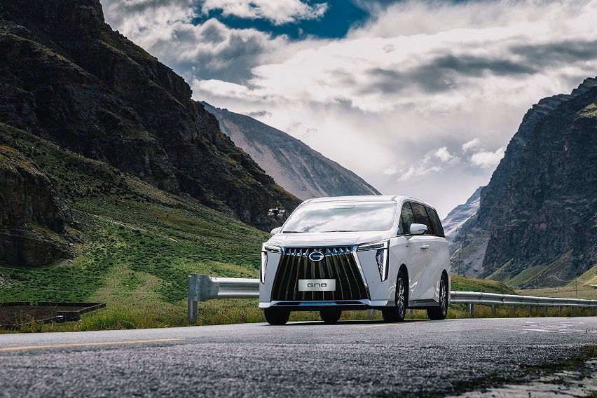 GN8 PHEV Exec