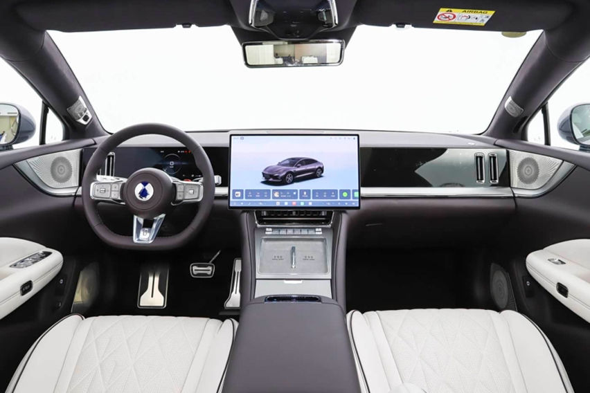 Denza Z9S interior