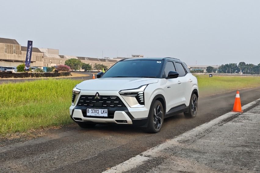 Mitsubishi Xforce HEV media drive