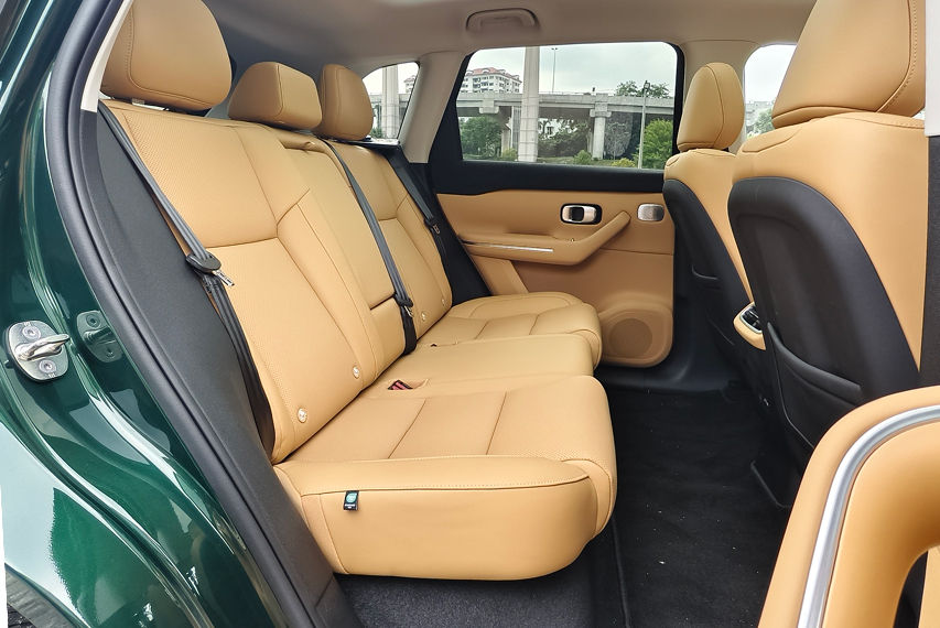 Leapmotor C10 Plus rear interior view