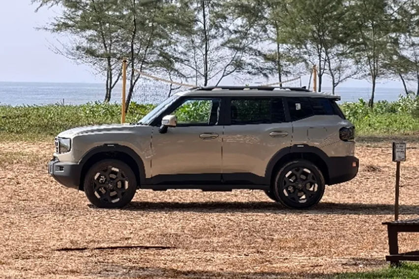 Jetour T1 side