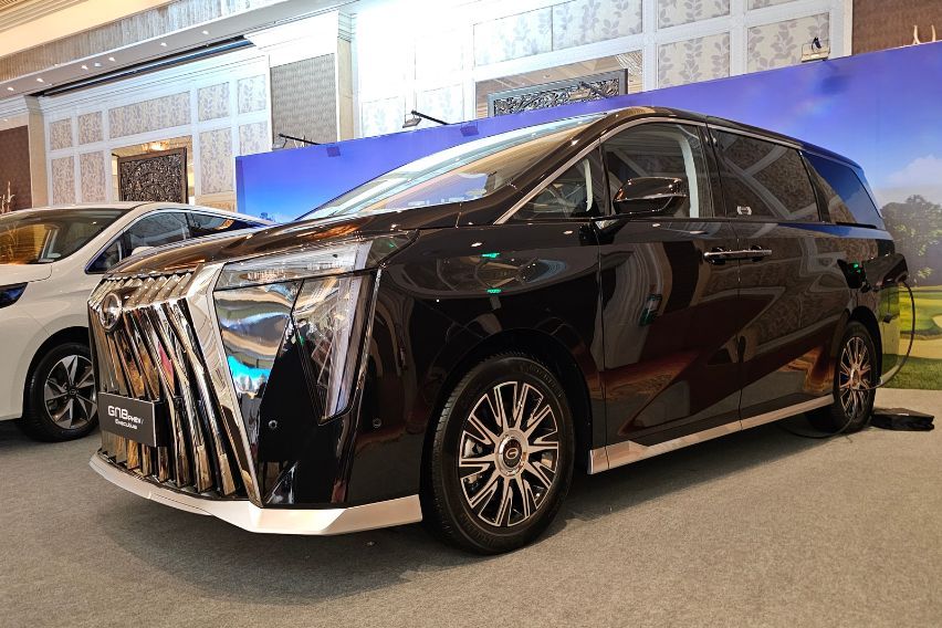 GN8 PHEV Executive 1