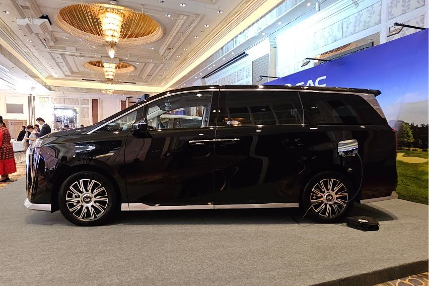 GN8 PHEV Executive 3