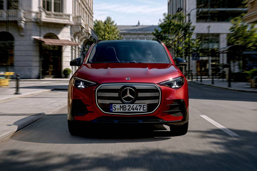 New Mercedes-Benz GLA front grille view