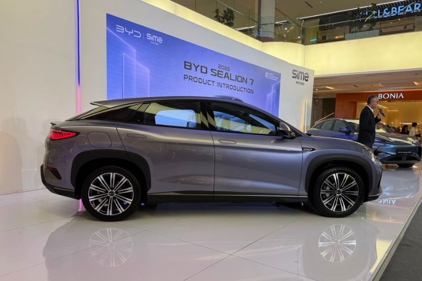 BYD Sealion 7 side