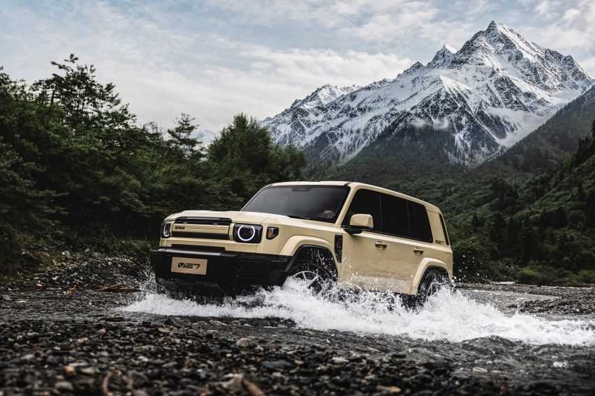 Dengan water wading mode, iCAR V27 bekerja bersama 540&deg; Transparent Chassis dan Automatic Braking Drying untuk membantu pengemudi tetap percaya diri saat menghadapi jalan yang tergenang air