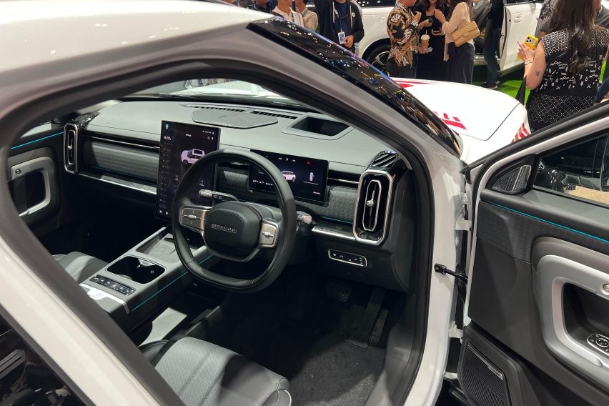 interior Jaecoo J7 SHS-P Super Intelligent Valet Parking (SIVP) GIIAS 2026