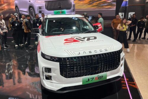 Omoda &amp; Jaecoo Bawa J7 SHS-P SIVP di GIIAS 2026, Bisa Cari Parkir dan Jemput Pemiliknya 