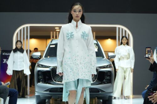 Lepas Gandeng Jakarta Fashion Week di GIIAS 2026, Mobil Listrik Kini Bagian Gaya Hidup