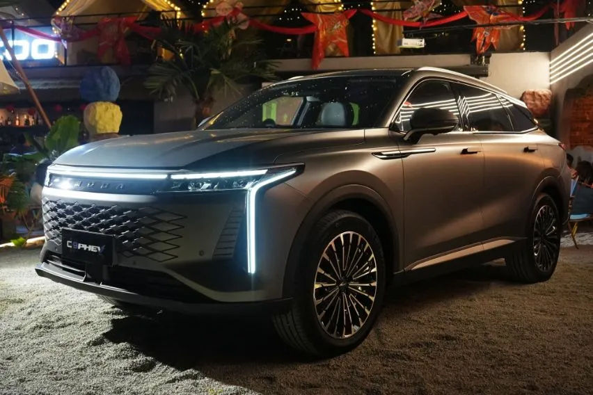 Omoda C9 PHEV