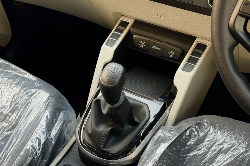 Kia CARENS MT 2026