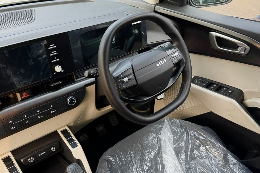Kia Carens MT 2026 dashboard