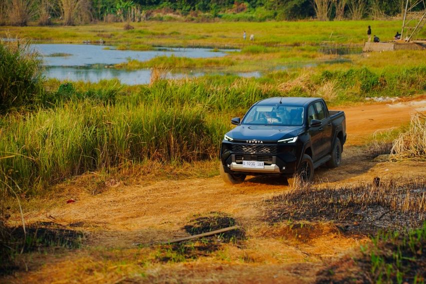 Test Track Hilux Pagedangan