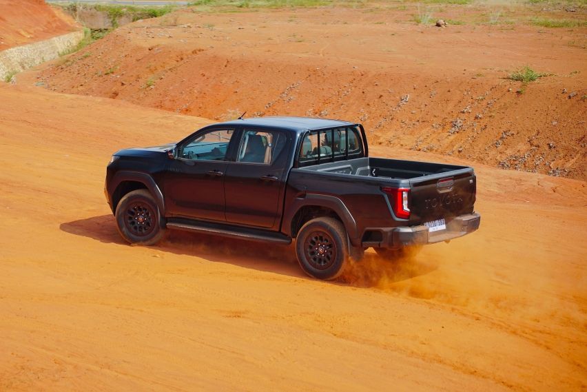 Test Track Hilux Pagedangan