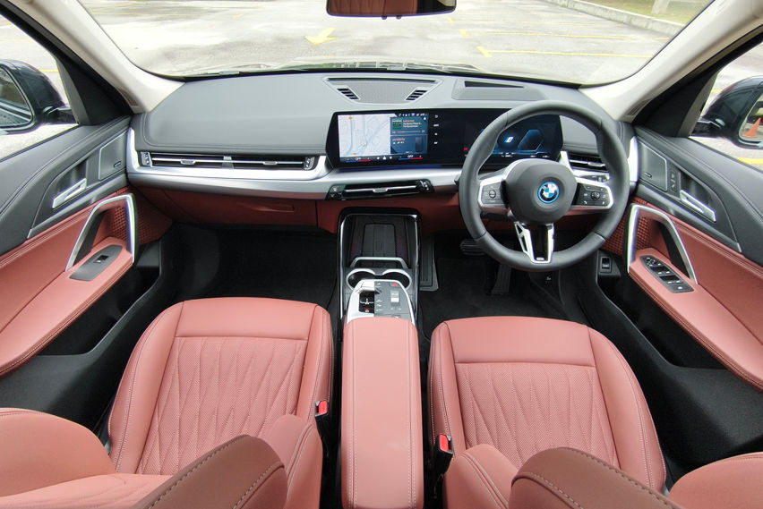 BMW iX1 eDrive20L M Sport interior view