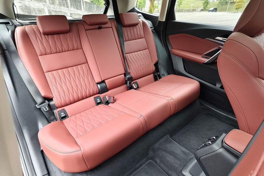 BMW iX1 eDrive20L M Sport rear seats view