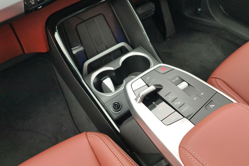 BMW iX1 eDrive20L M Sport gear selector view