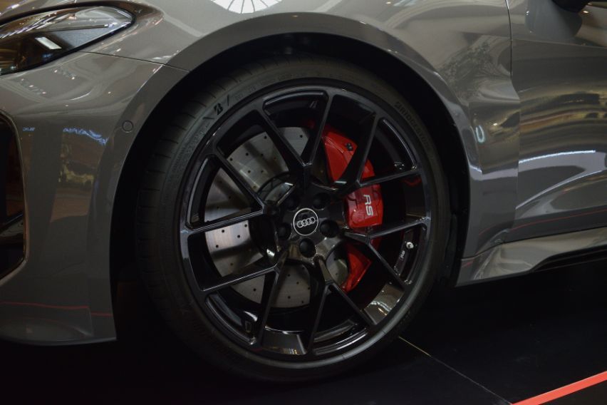 RS5 Avant PHEV 4