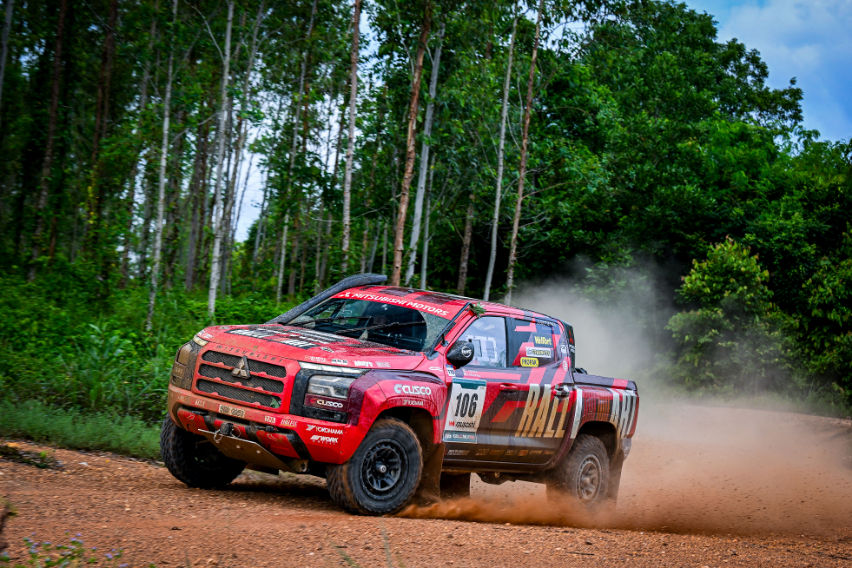 Mitsubishi Triton AXCR