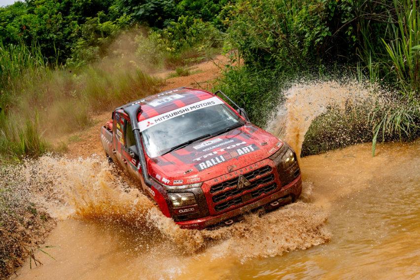 Mitsubishi Triton AXCR