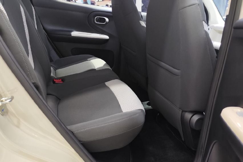 interior Wuling Aira ev Standard Range