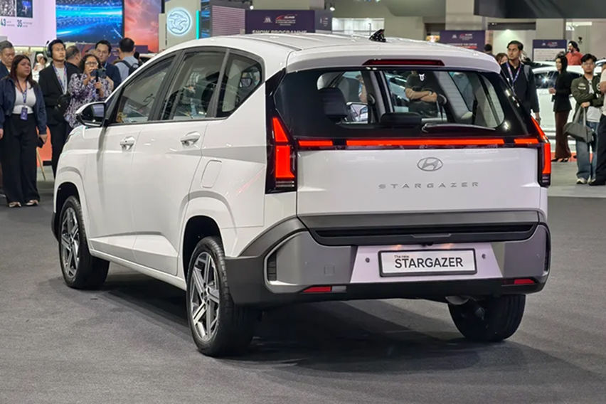 Hyundai Stargazer rear