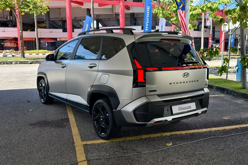 Hyundai Stargazer rear