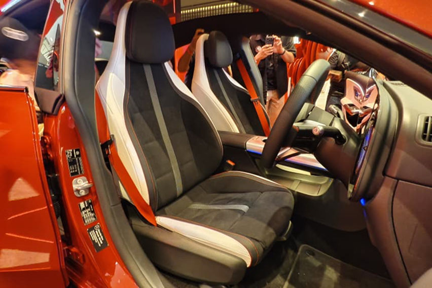 Mercedes-Benz CLA 250+ seats