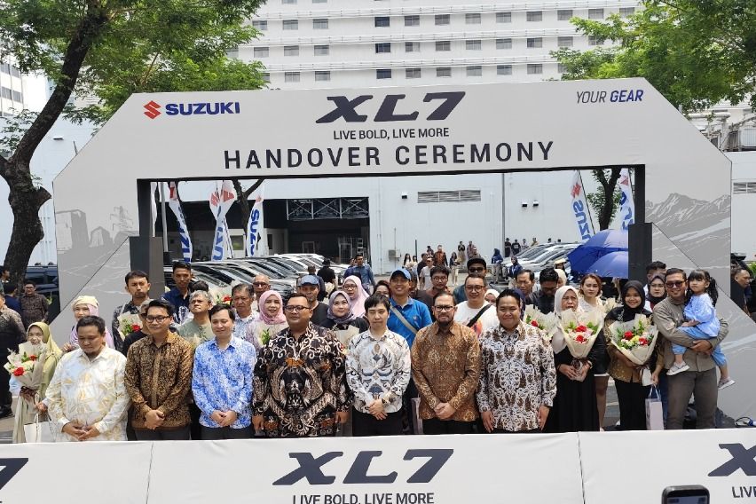 Handover Ceremony Suzuki XL7