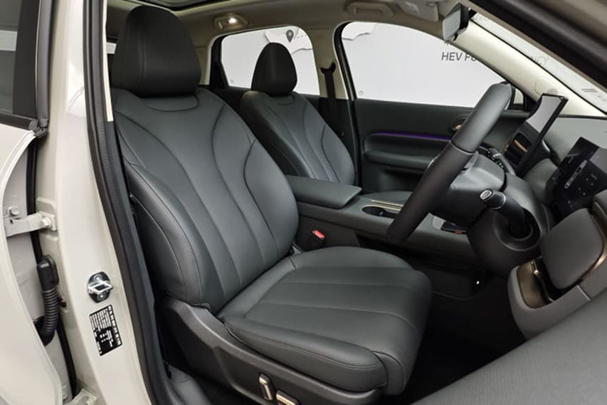 GWM ORA 5 HEV front seats