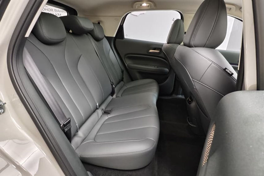 GWM ORA 5 HEV rear seats view