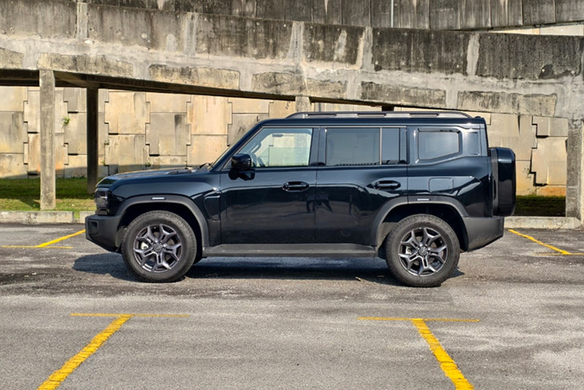 Jetour T2 side profile view