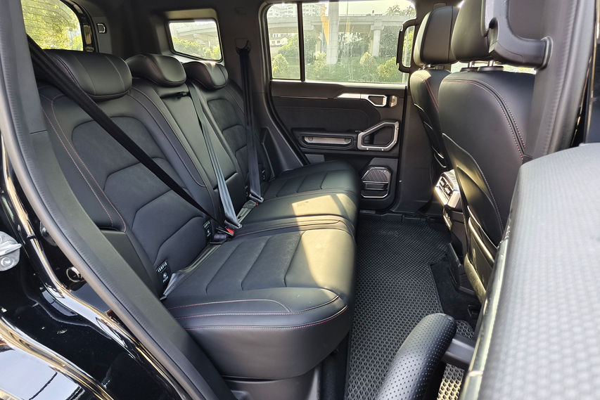 Jetour T2 rear seats view