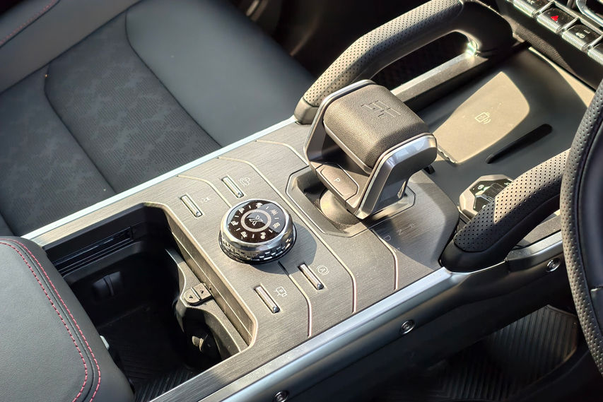 Jetour T2 gear selector view