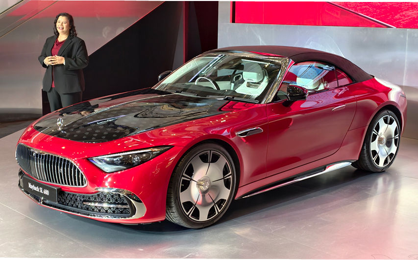 Mercedes-Maybach SL 680 Monogram Series side profile view