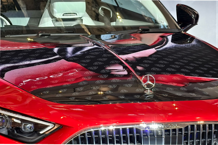 Mercedes-Maybach SL 680 Monogram Series bonnet view