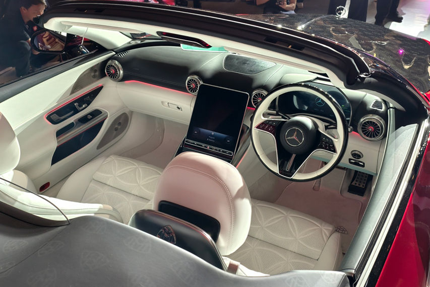 Mercedes-Maybach SL 680 Monogram Series interior view